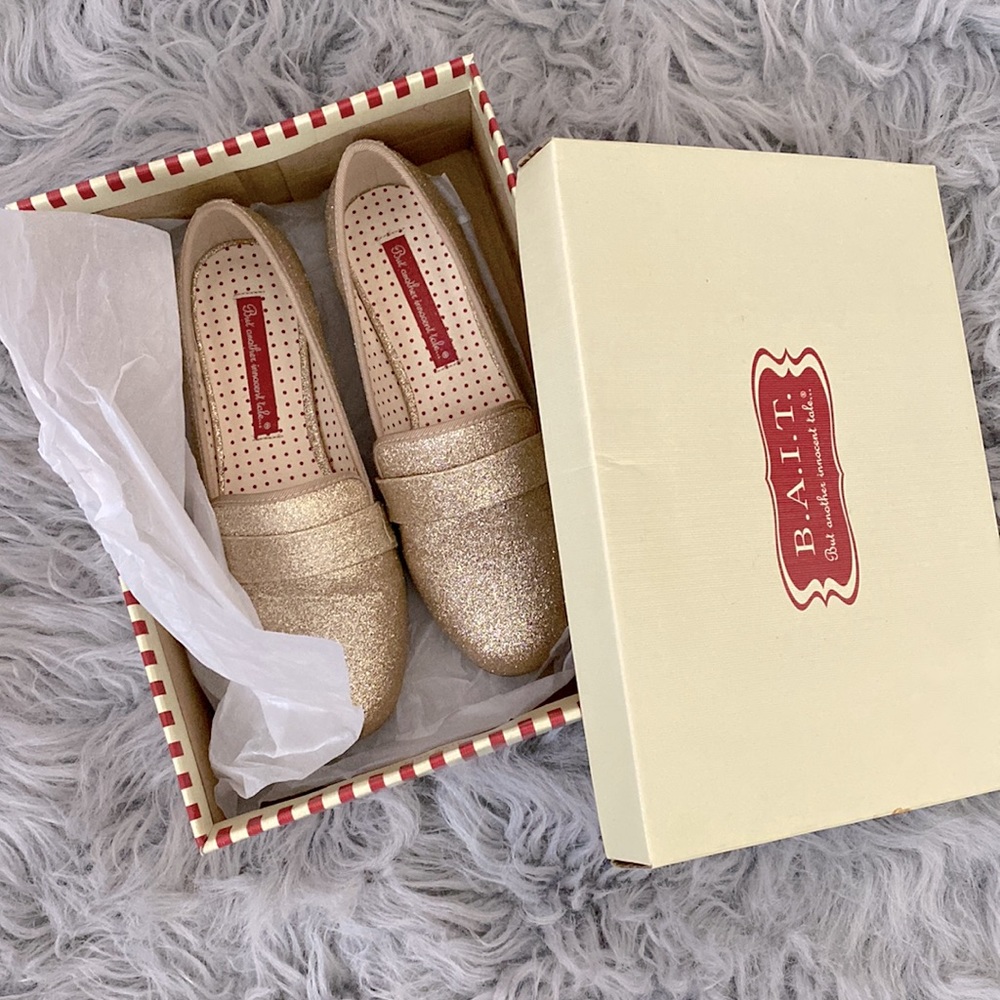 B.a.i.t Gold loafers